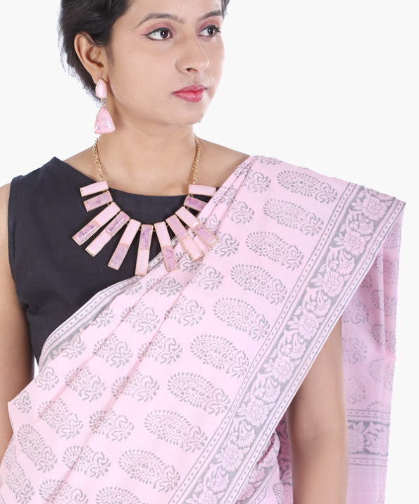 khadi_pink_paisley_motif_grey_border_saree_5